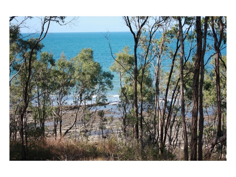 40 Esplanade, Point Vernon QLD 4655