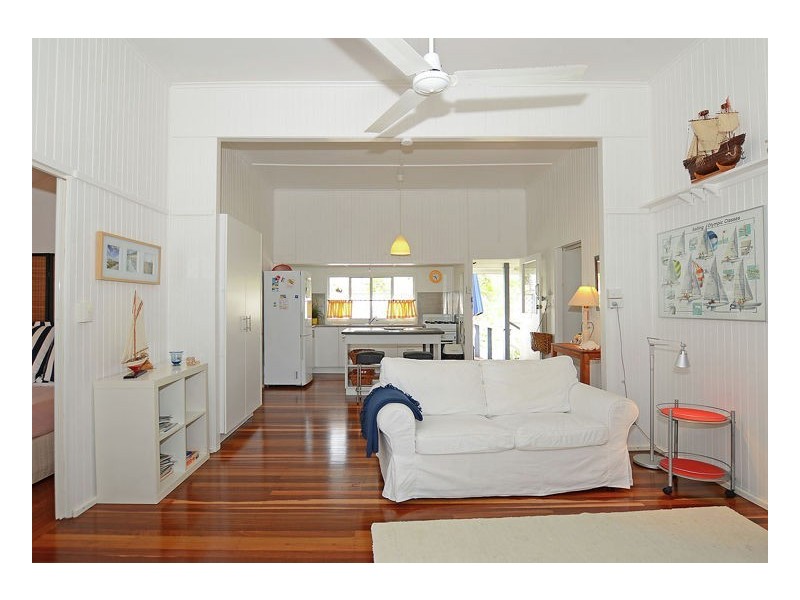 40 Esplanade, Point Vernon QLD 4655