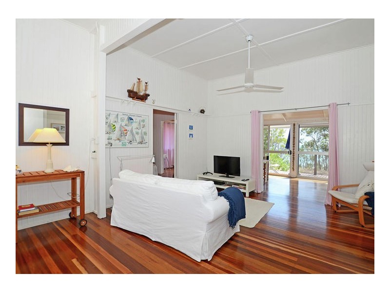 40 Esplanade, Point Vernon QLD 4655