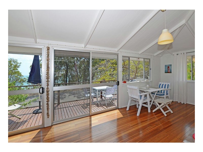 40 Esplanade, Point Vernon QLD 4655