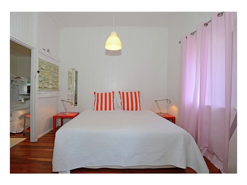 40 Esplanade, Point Vernon QLD 4655