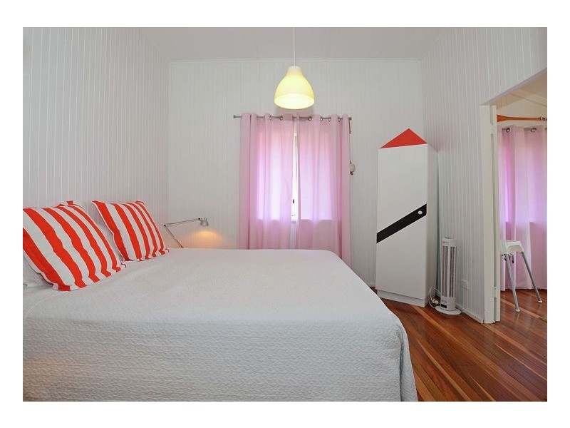 40 Esplanade, Point Vernon QLD 4655