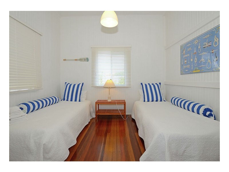 40 Esplanade, Point Vernon QLD 4655