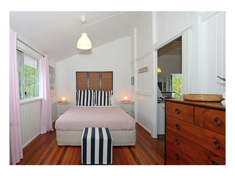 40 Esplanade, Point Vernon QLD 4655