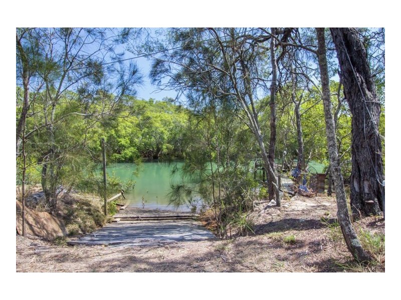 34-52 Round Island Road, Urangan QLD 4655