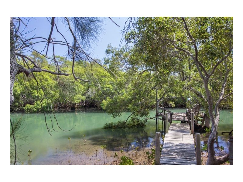 34-52 Round Island Road, Urangan QLD 4655