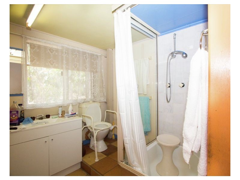 34-52 Round Island Road, Urangan QLD 4655