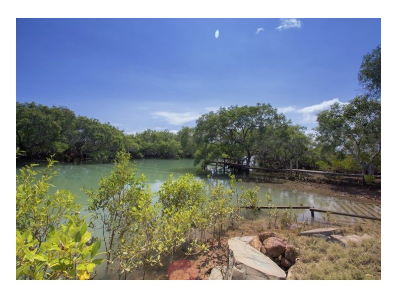 34-52 Round Island Road, Urangan QLD 4655