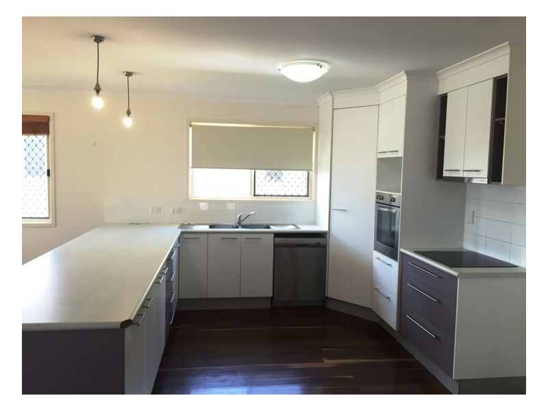 2/293 Torquay Terrace, Torquay QLD 4655