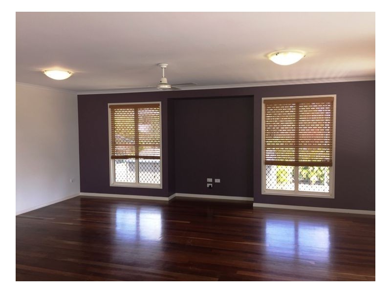 2/293 Torquay Terrace, Torquay QLD 4655