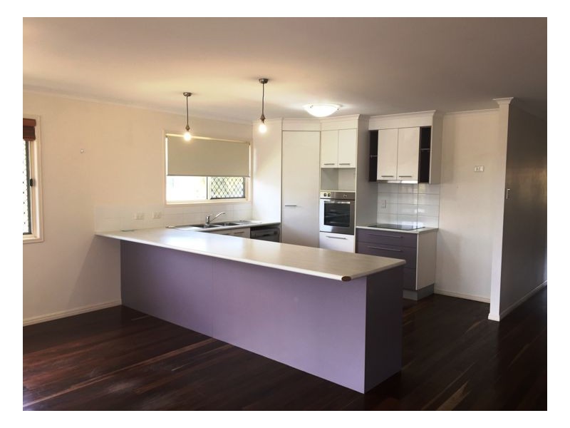 2/293 Torquay Terrace, Torquay QLD 4655