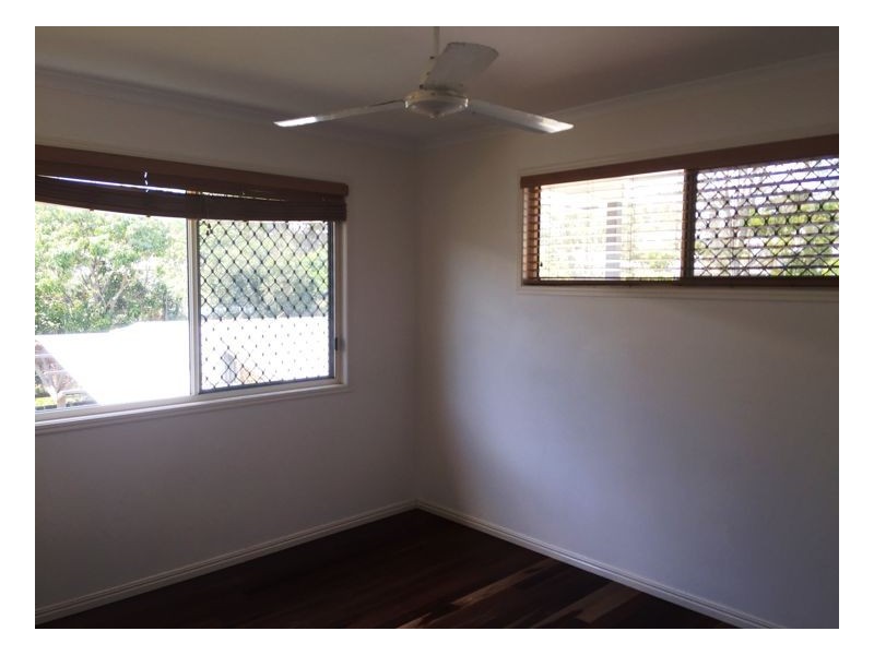 2/293 Torquay Terrace, Torquay QLD 4655