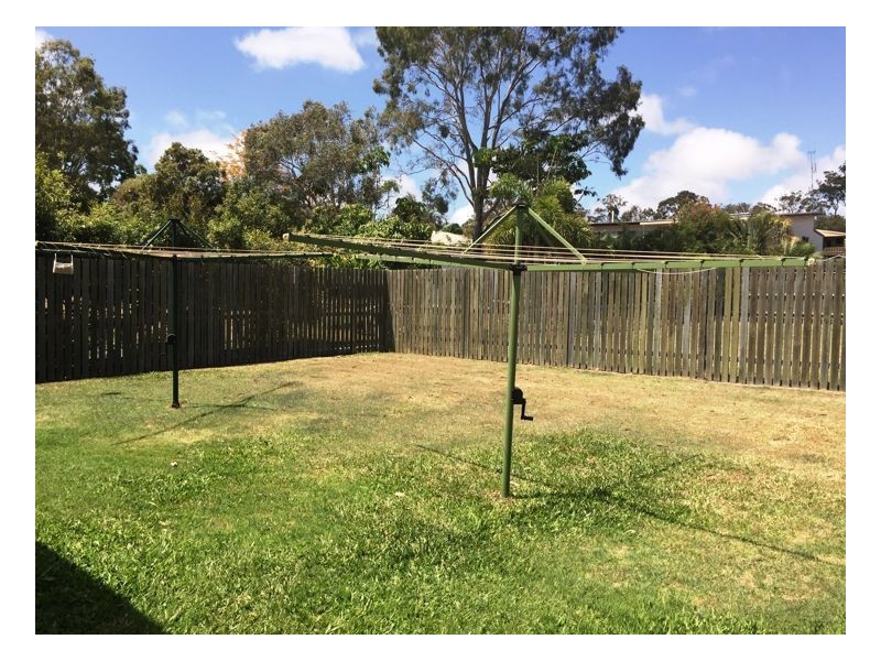2/293 Torquay Terrace, Torquay QLD 4655