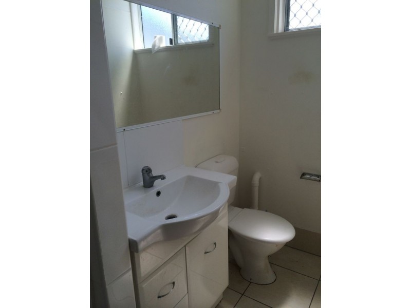 7/374 Esplanade, Torquay QLD 4655