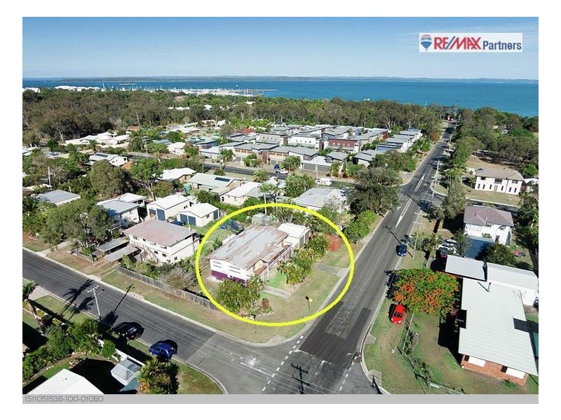 66 Moolyyir Street, Urangan QLD 4655