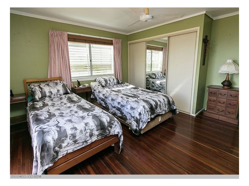 66 Moolyyir Street, Urangan QLD 4655