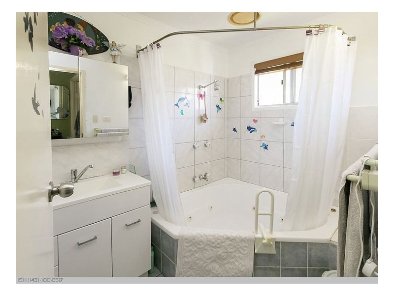 66 Moolyyir Street, Urangan QLD 4655