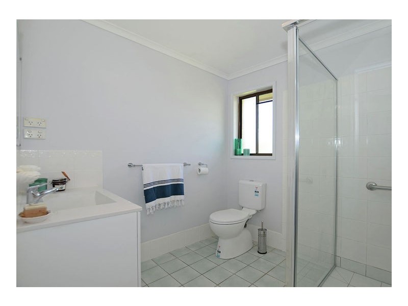 33 William St, Urangan QLD 4655