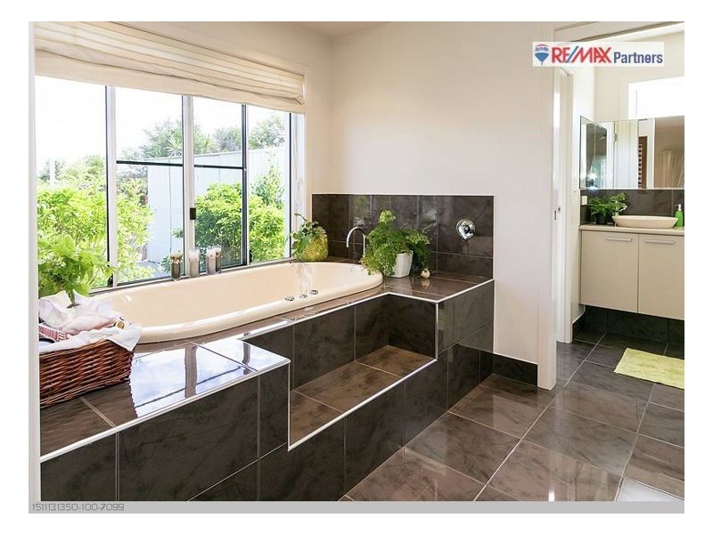 26 Traviston Way, Burrum Heads QLD 4659