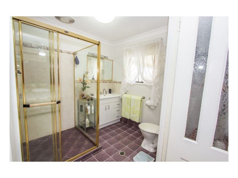 38 Victor Dr, Kawungan QLD 4655