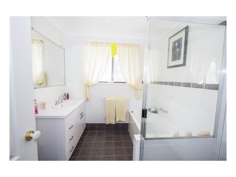 38 Victor Dr, Kawungan QLD 4655