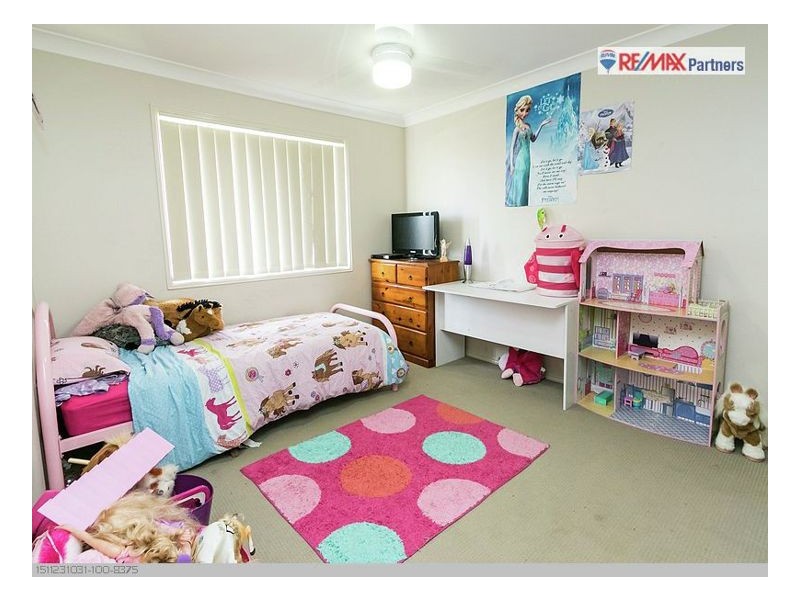 8 Steel Street, Nikenbah QLD 4655