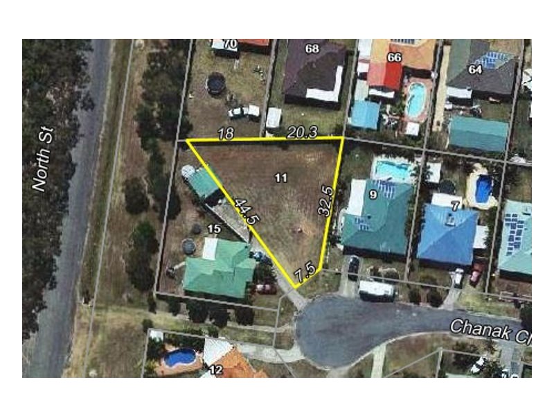 11 Chanak Cl, Point Vernon QLD 4655