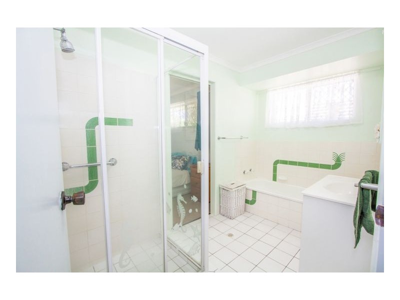 200 Truro St, Urangan QLD 4655