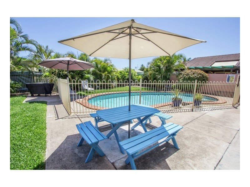 200 Truro St, Urangan QLD 4655