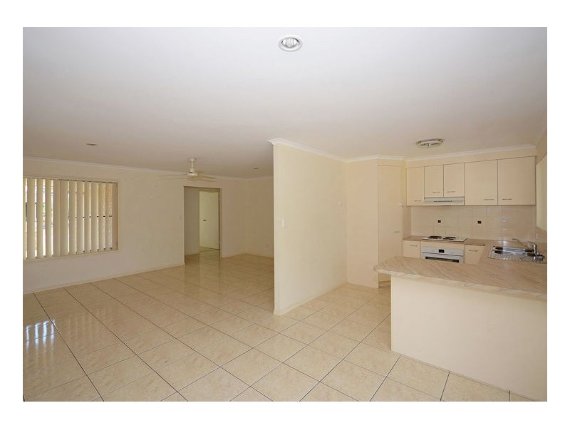 10 Pharlap Court, Point Vernon QLD 4655