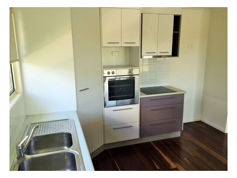 Unit 2 / 293 Torquay Terrace, Torquay QLD 4655