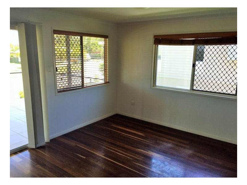 Unit 2 / 293 Torquay Terrace, Torquay QLD 4655