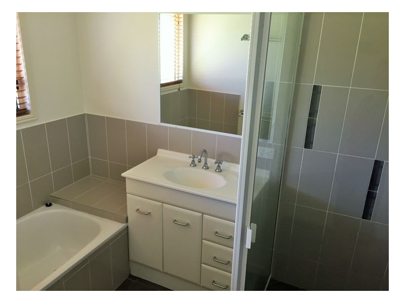 Unit 2 / 293 Torquay Terrace, Torquay QLD 4655