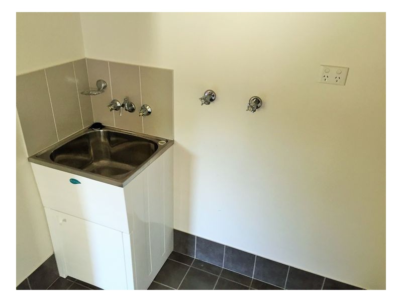 Unit 2 / 293 Torquay Terrace, Torquay QLD 4655