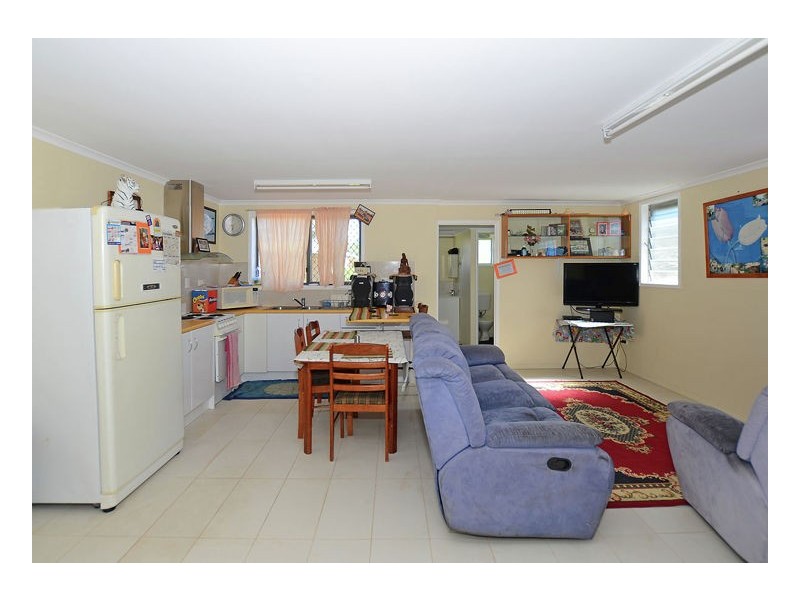 19 Pineapple Ave, Torquay QLD 4655