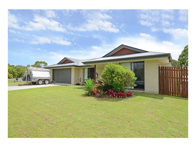 14 Ladbroke Cres, Urangan QLD 4655