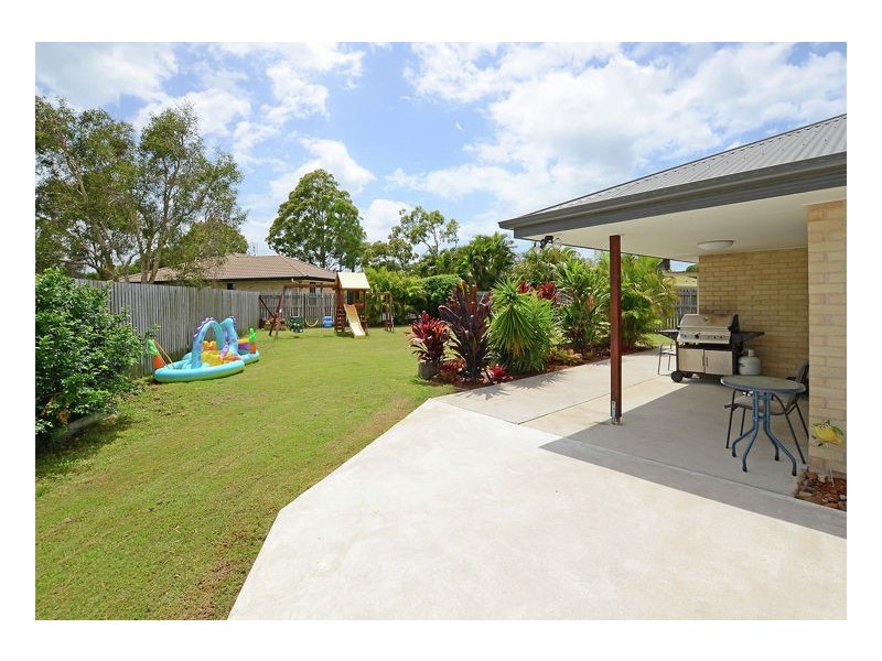 14 Ladbroke Cres, Urangan QLD 4655