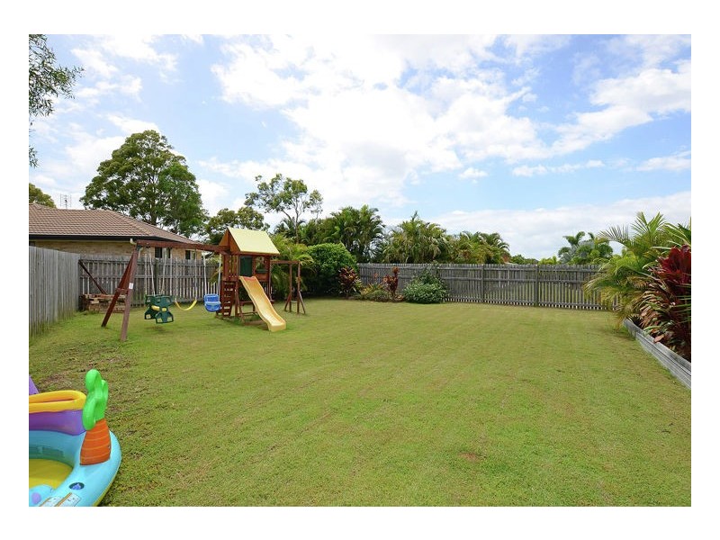 14 Ladbroke Cres, Urangan QLD 4655