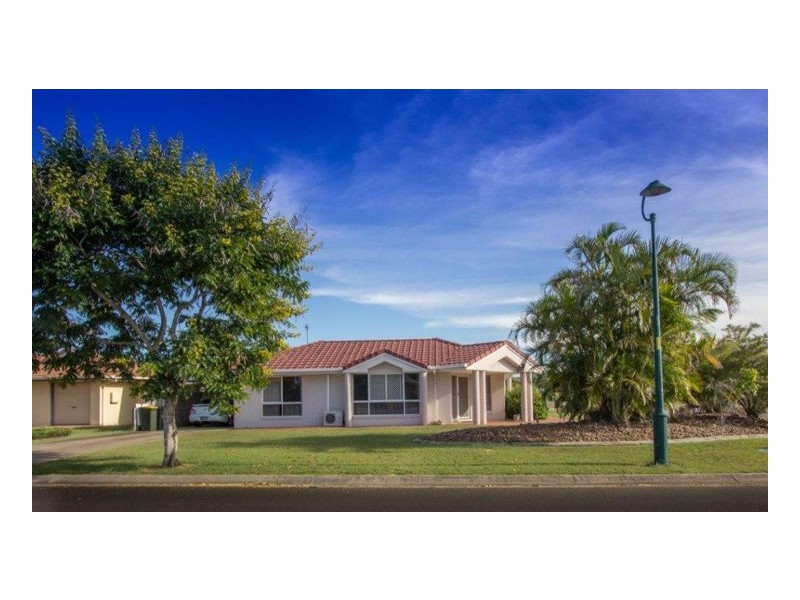 77 Ibis Blvd, Eli Waters QLD 4655