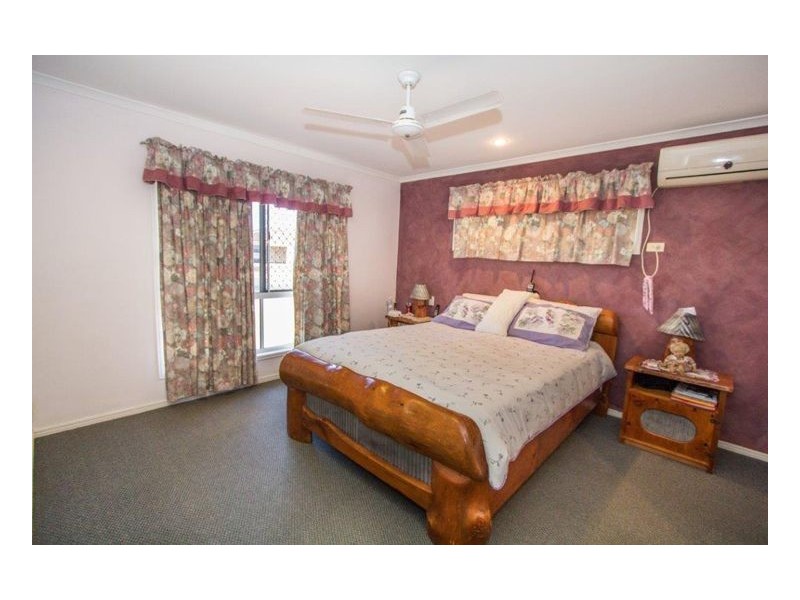 77 Ibis Blvd, Eli Waters QLD 4655