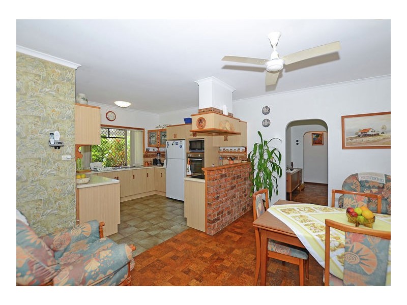 100 Boundary Rd, Urangan QLD 4655