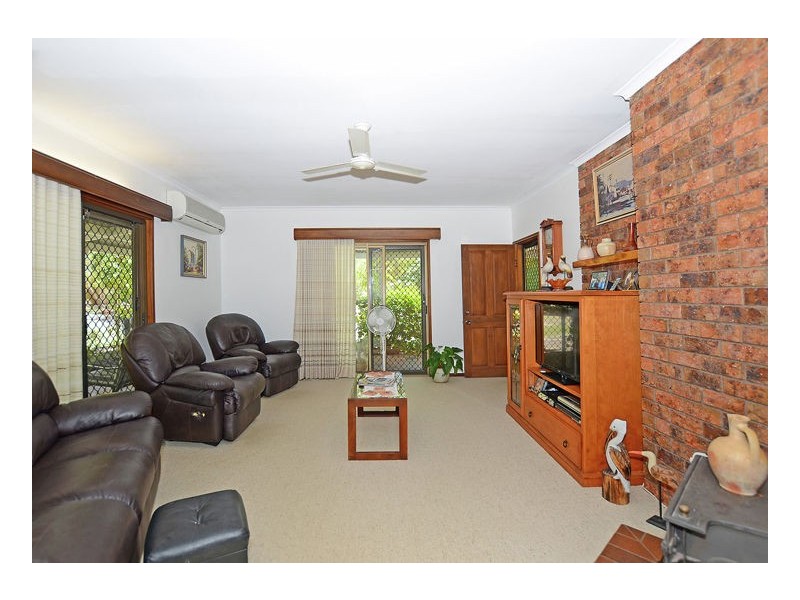 100 Boundary Rd, Urangan QLD 4655