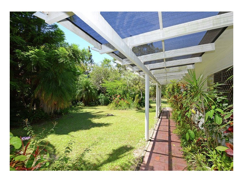 100 Boundary Rd, Urangan QLD 4655