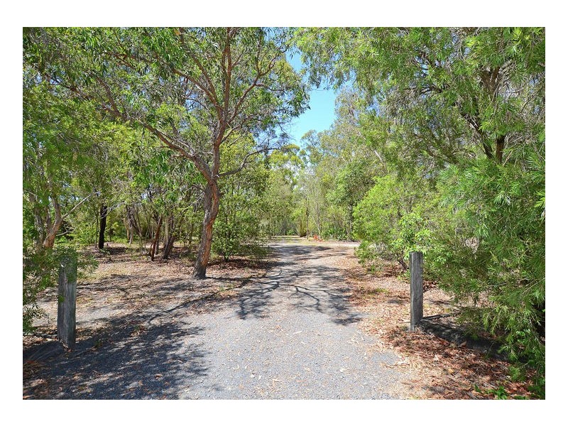 100 Boundary Rd, Urangan QLD 4655