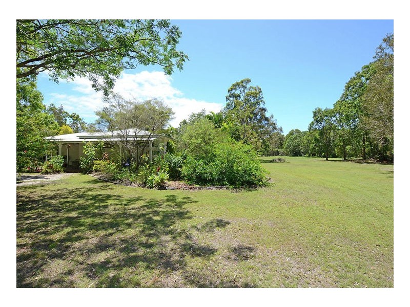 100 Boundary Rd, Urangan QLD 4655