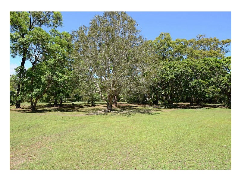 100 Boundary Rd, Urangan QLD 4655