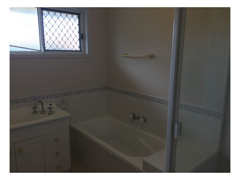 5 Laguna Court, Urangan QLD 4655