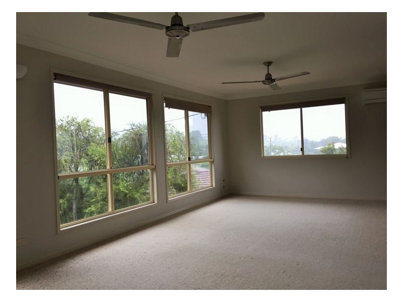 12 Crawford Drive, Dundowran QLD 4655