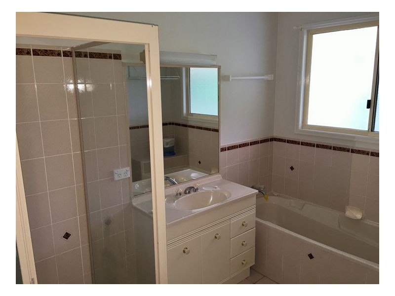 12 Crawford Drive, Dundowran QLD 4655