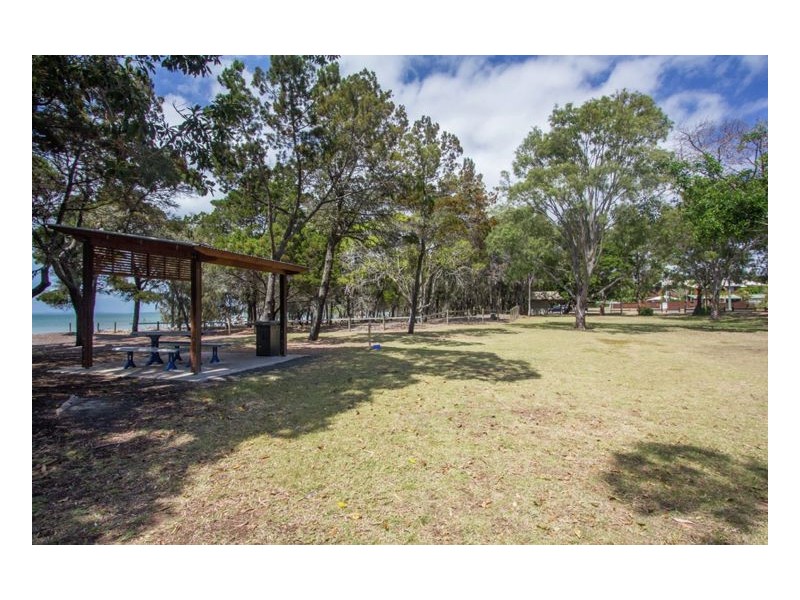 13/651 Charlton Esplanade, Urangan QLD 4655